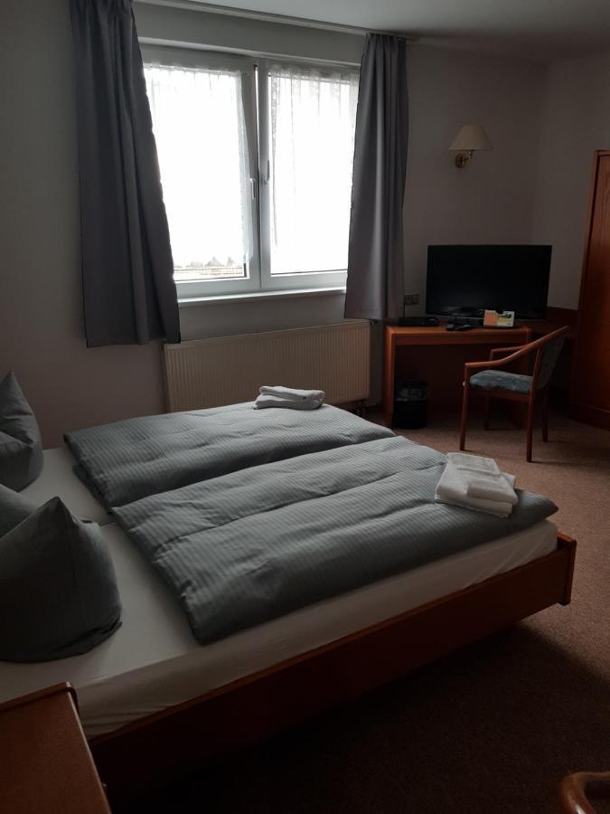 Hotel Zur Altstadt Calbe Exteriör bild