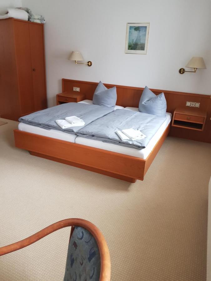Hotel Zur Altstadt Calbe Exteriör bild