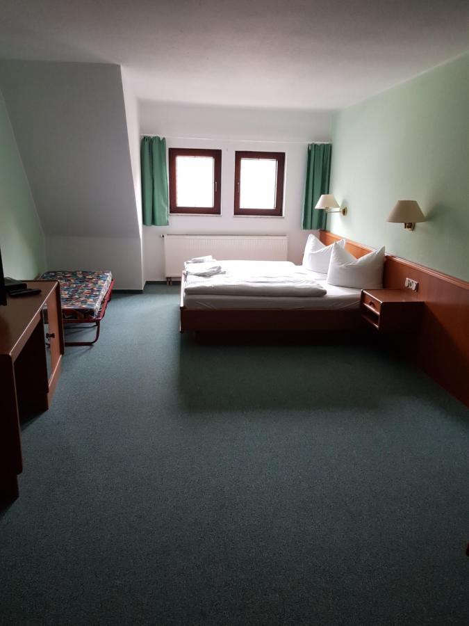 Hotel Zur Altstadt Calbe Exteriör bild