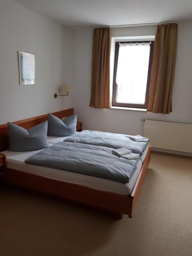 Hotel Zur Altstadt Calbe Exteriör bild