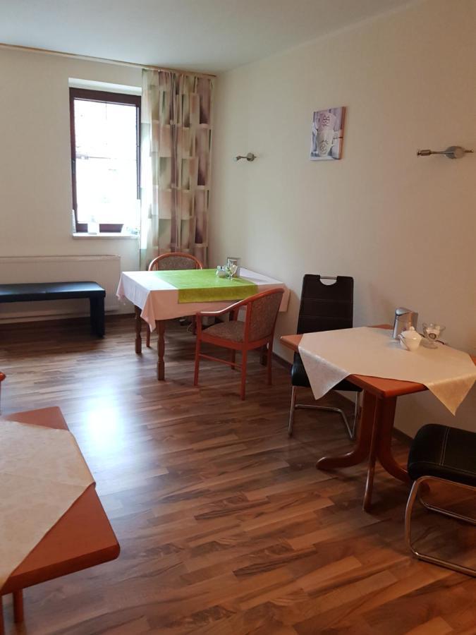 Hotel Zur Altstadt Calbe Exteriör bild