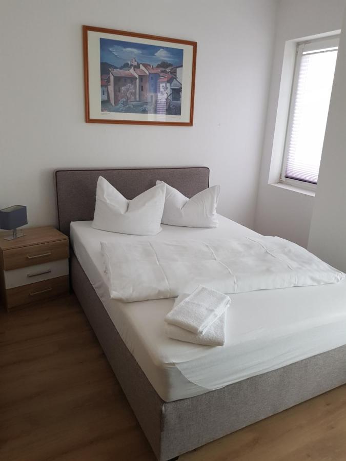 Hotel Zur Altstadt Calbe Exteriör bild