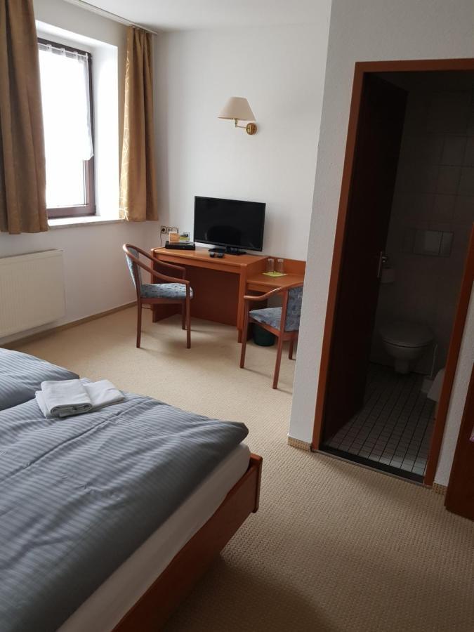 Hotel Zur Altstadt Calbe Exteriör bild